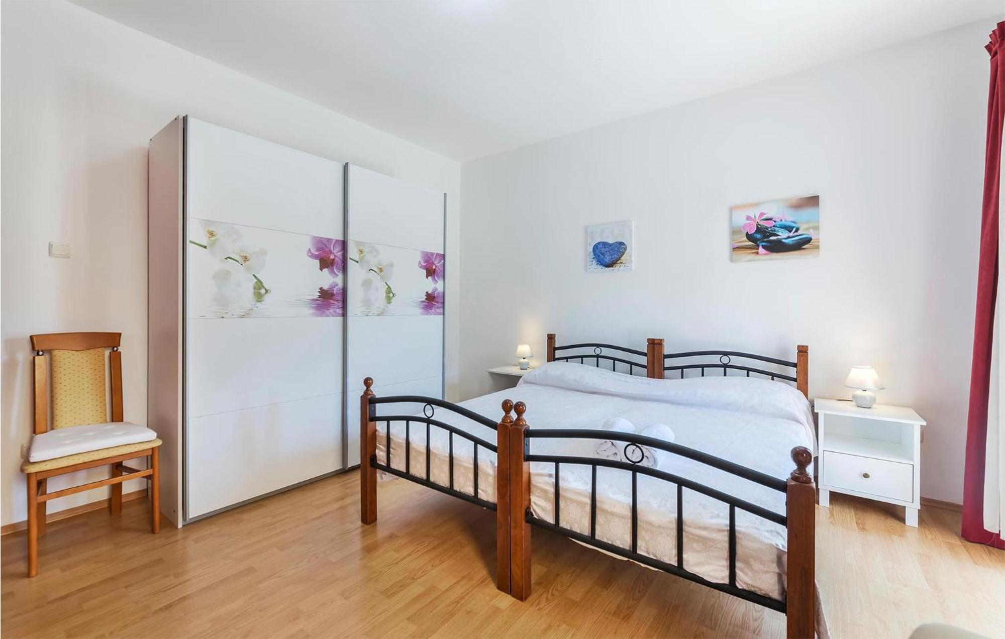 2 Bedroom Beautiful Apartment In Valtura Exterior photo