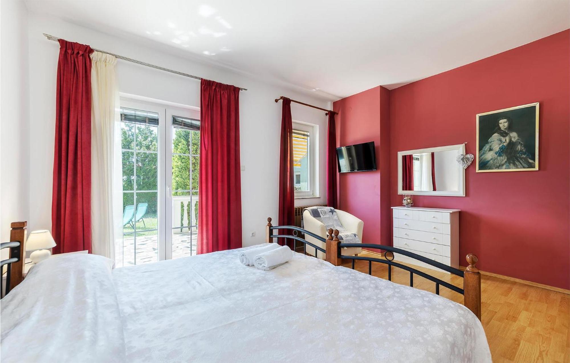2 Bedroom Beautiful Apartment In Valtura Exterior photo