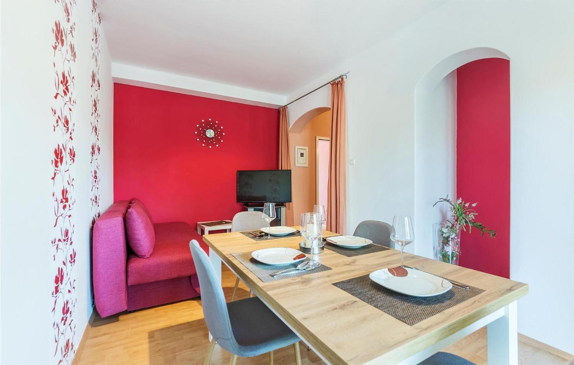 2 Bedroom Beautiful Apartment In Valtura Exterior photo